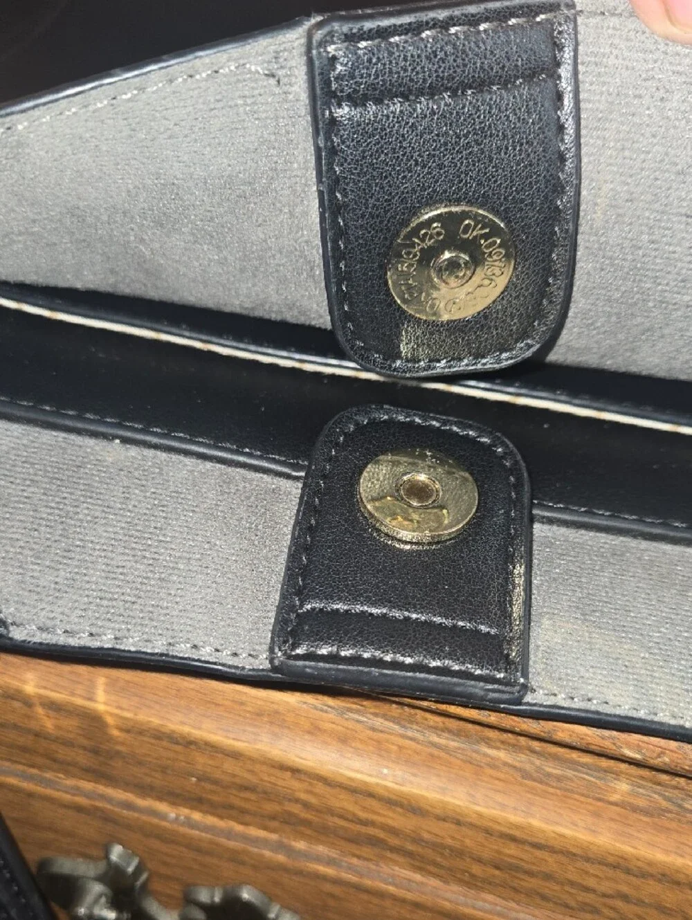 Classic Black Tote Bag - Sleek Everyday Handbag